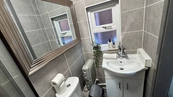 Apartment, 1 Schlafzimmer | Badezimmer