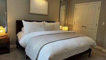 3 bedrooms, iron/ironing board, WiFi (free), bed sheets