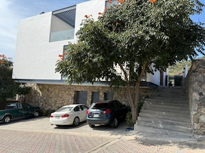 Exterior - Luxury 5-BR villa with private chef, lake views & heated pool (Jal.)