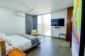 5 bedrooms, iron/ironing board, free WiFi, bed sheets