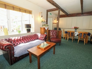 Living area - The Old Barn (Sturminster Newton)
