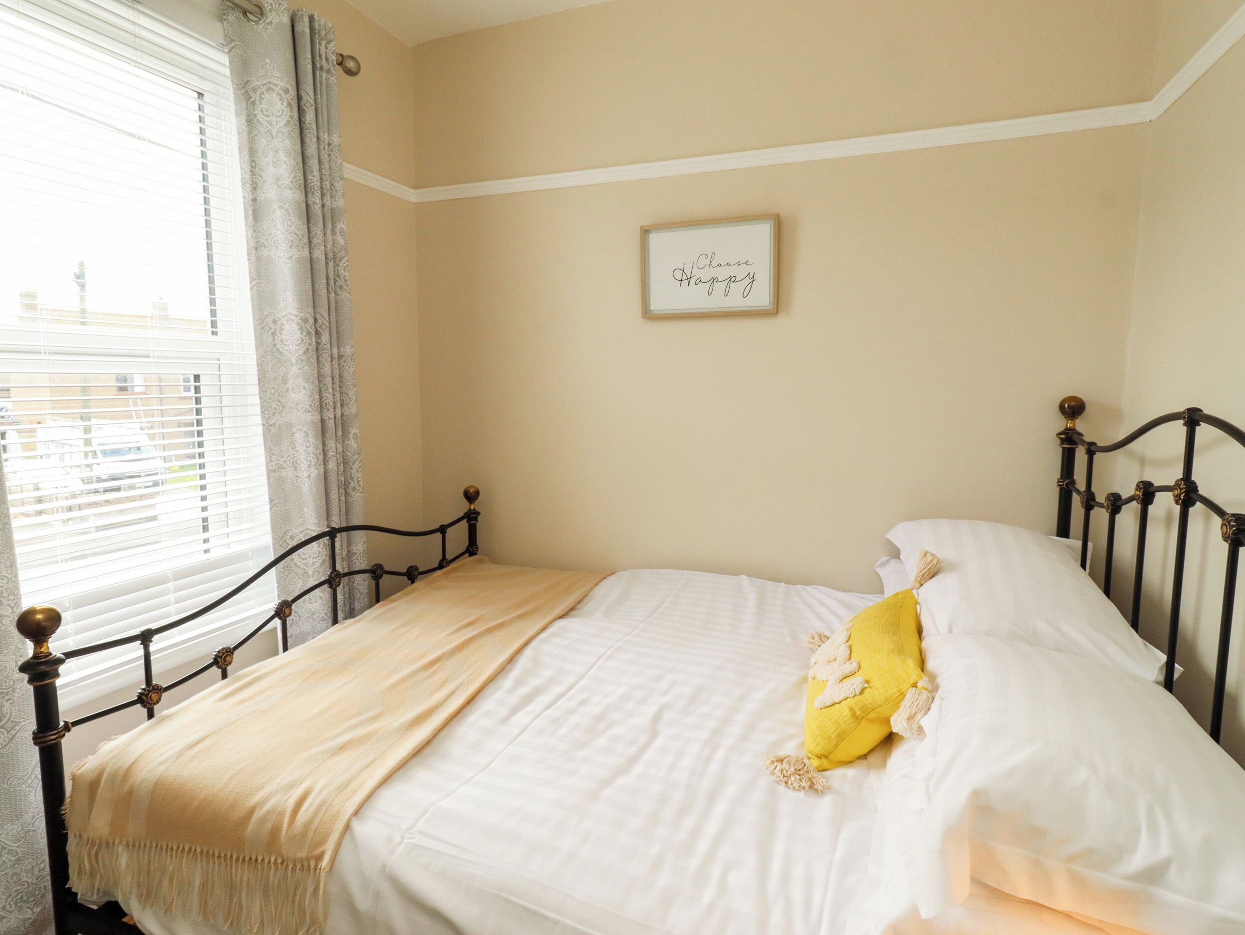 3 habitaciones, decoración personalizada y muebles diferentes 