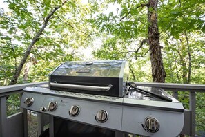 Property grounds - Bring the whole family to this great place with lots of room for fun. (Osage Beach)
