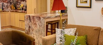 The Ilium Suite 408 - Luxury Studio in Downtown Troy