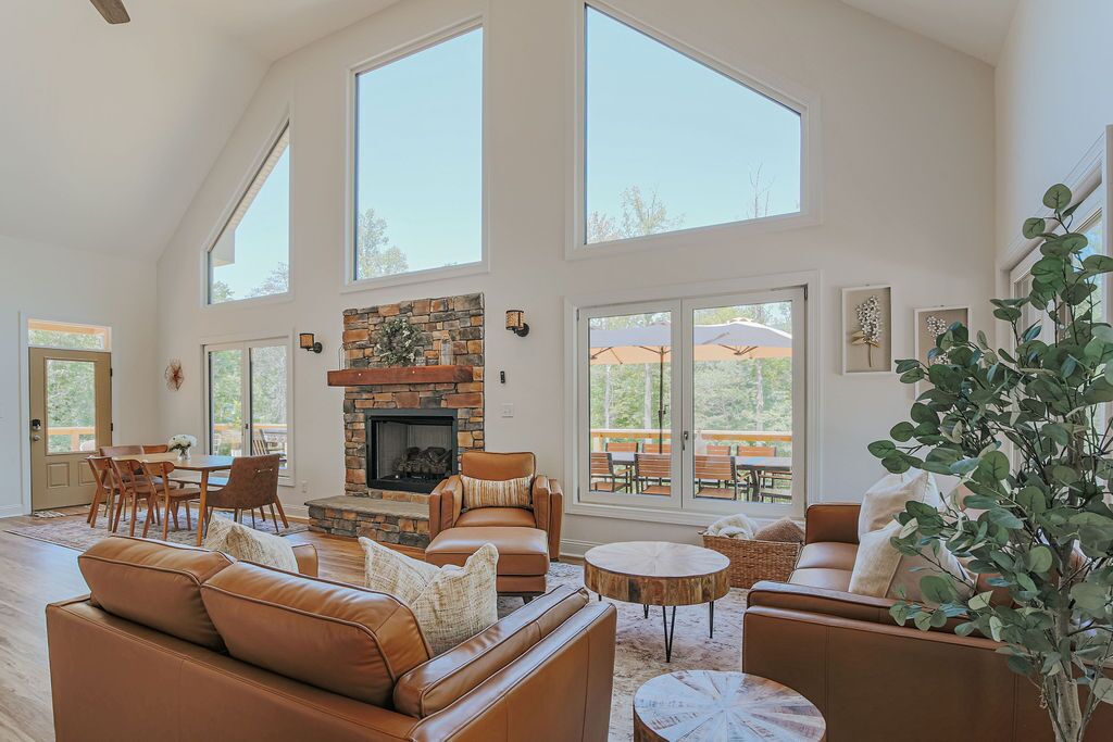 House, Private Bathroom (On Mountain Time) | Lounge