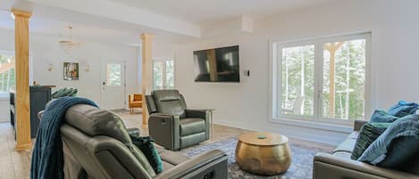 House, Private Bathroom (On Mountain Time) | Interior