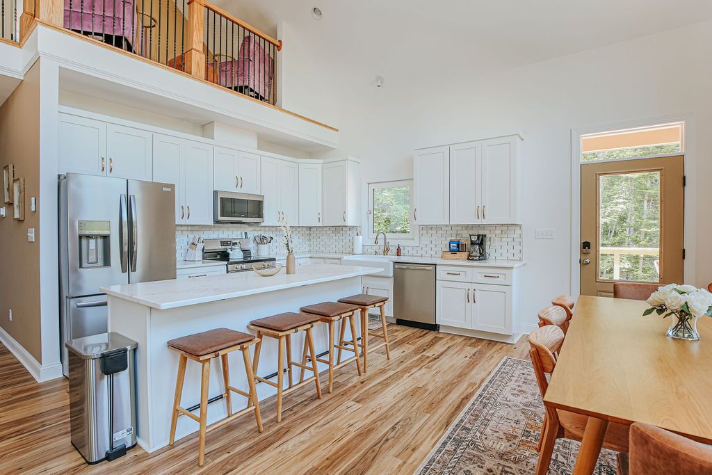 House, Private Bathroom (On Mountain Time) | Shared kitchen | Ice maker, paper towels, kitchen island