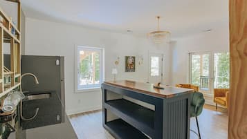 House, Private Bathroom (On Mountain Time) | Interior