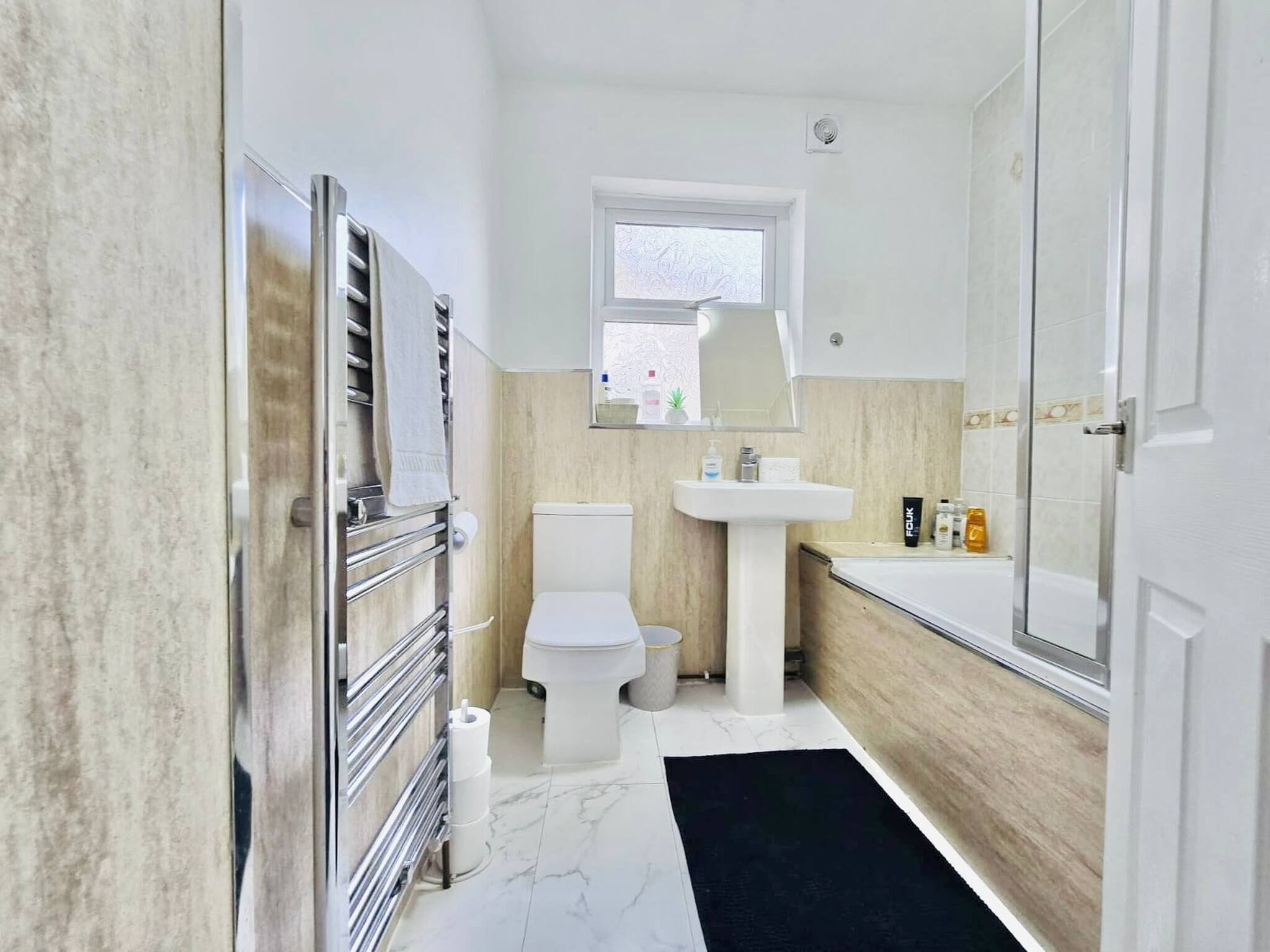 House, 5 Bedrooms | Bathroom