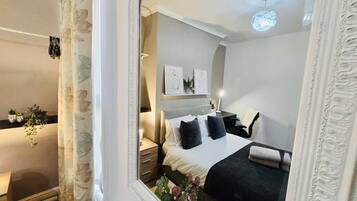 House, 5 Bedrooms
