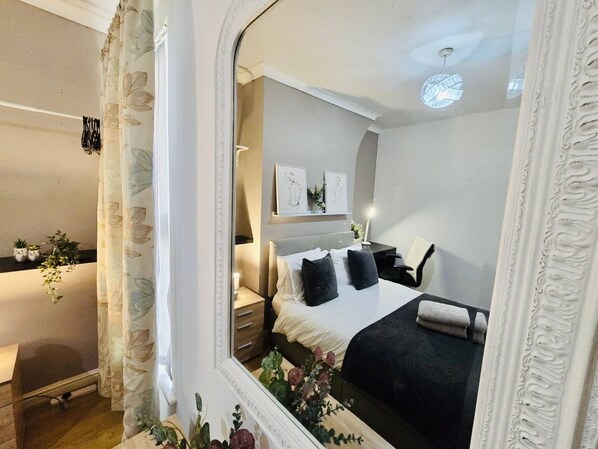 House, 5 Bedrooms
