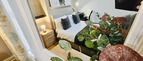 House, 5 Bedrooms