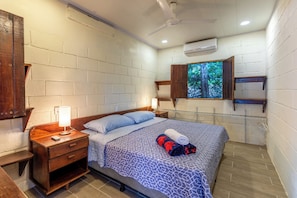 6 bedrooms, free WiFi, bed sheets