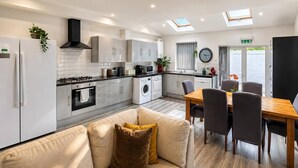 House, 6 Bedrooms | Interior - House in Kensington for 16 Guests (Liverpool)