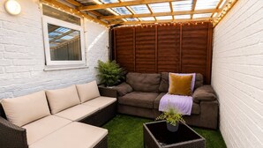 House, 6 Bedrooms | Property grounds - House in Kensington for 16 Guests (Liverpool)