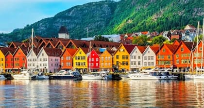 Waterfront Cabin - Sauna & Spa - Near Bergen - Sleeps 18
