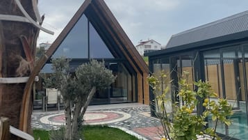 Comfort Bungalow, Pool View | Terrace/patio