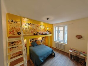 Room - The Vintage: A 4-Star Apartment for up to 5 People (Metz)