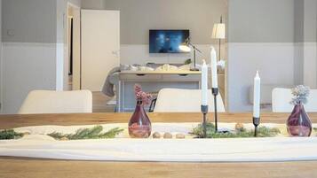 2 habitaciones, tabla de planchar con plancha, wifi y ropa de cama