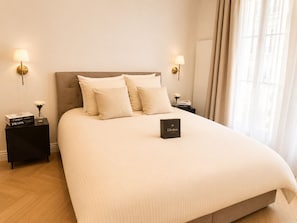 Room - Studio Alésia - Suite romantique de prestige (Caen)