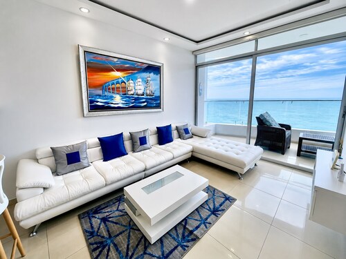 Grand Diamond Beach, Luxury Oceanfront Suite🌟