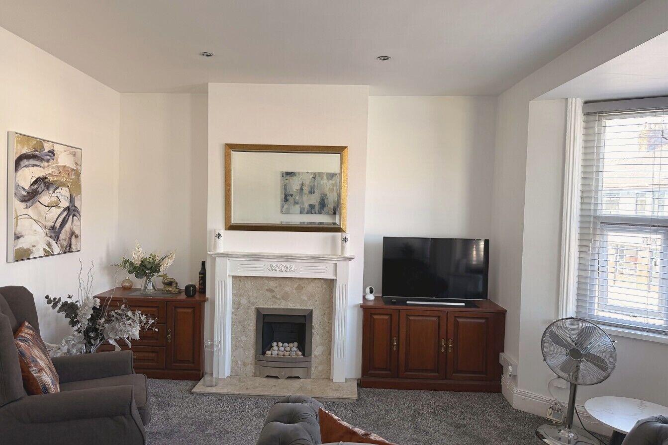 Basic Apartment | Living area