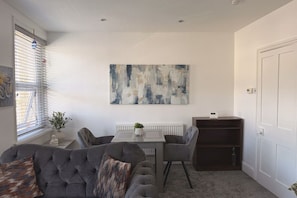 Basic Apartment | Living area - The M4 Escape Newport (Newport)