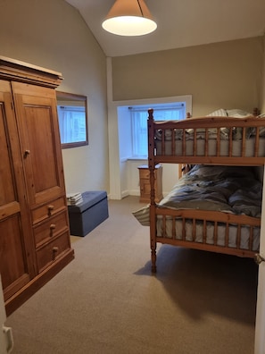 Room - Lovely 5-bedroom house in Tipperary perfect for family and group getaways (Tipperary)