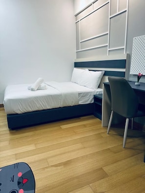 Family Apartment, Balcony, City View | Laptop workspace, free WiFi - The Colony By Infinitum KLCC (Kuala Lumpur)