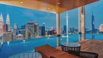 15 outdoor pools