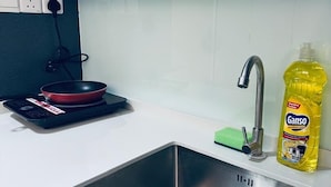 Laptop workspace, free WiFi - The Colony By Infinitum KLCC (Kuala Lumpur)