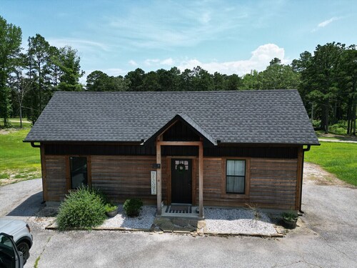 Cozy Lake Degray Cabin, Near Arlie Moore Boat Ramp