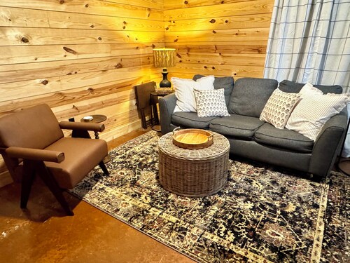 Cozy Lake Degray Cabin, Near Arlie Moore Boat Ramp