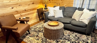 Cozy Lake Degray Cabin, Near Arlie Moore Boat Ramp