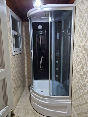 Family Condo, Balcony, City View | Bathroom - Ali Paşa Konağı Sarıyer (İstanbul)