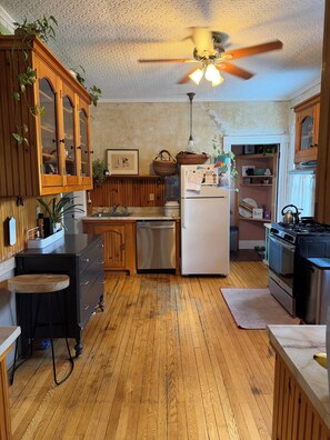 Private kitchen - Fabulous 3-bedroom apartment in charming Salem (Salem)