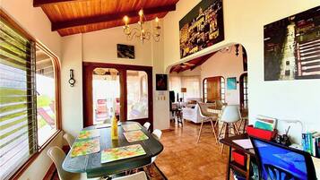 Villa, 4 Bedrooms, Private Pool | Dining room