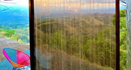 Mountain View Studio With Private Patio in Atenas