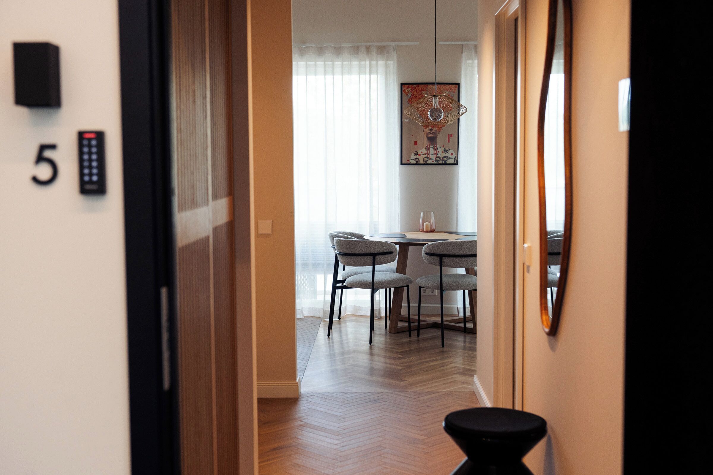 Interni