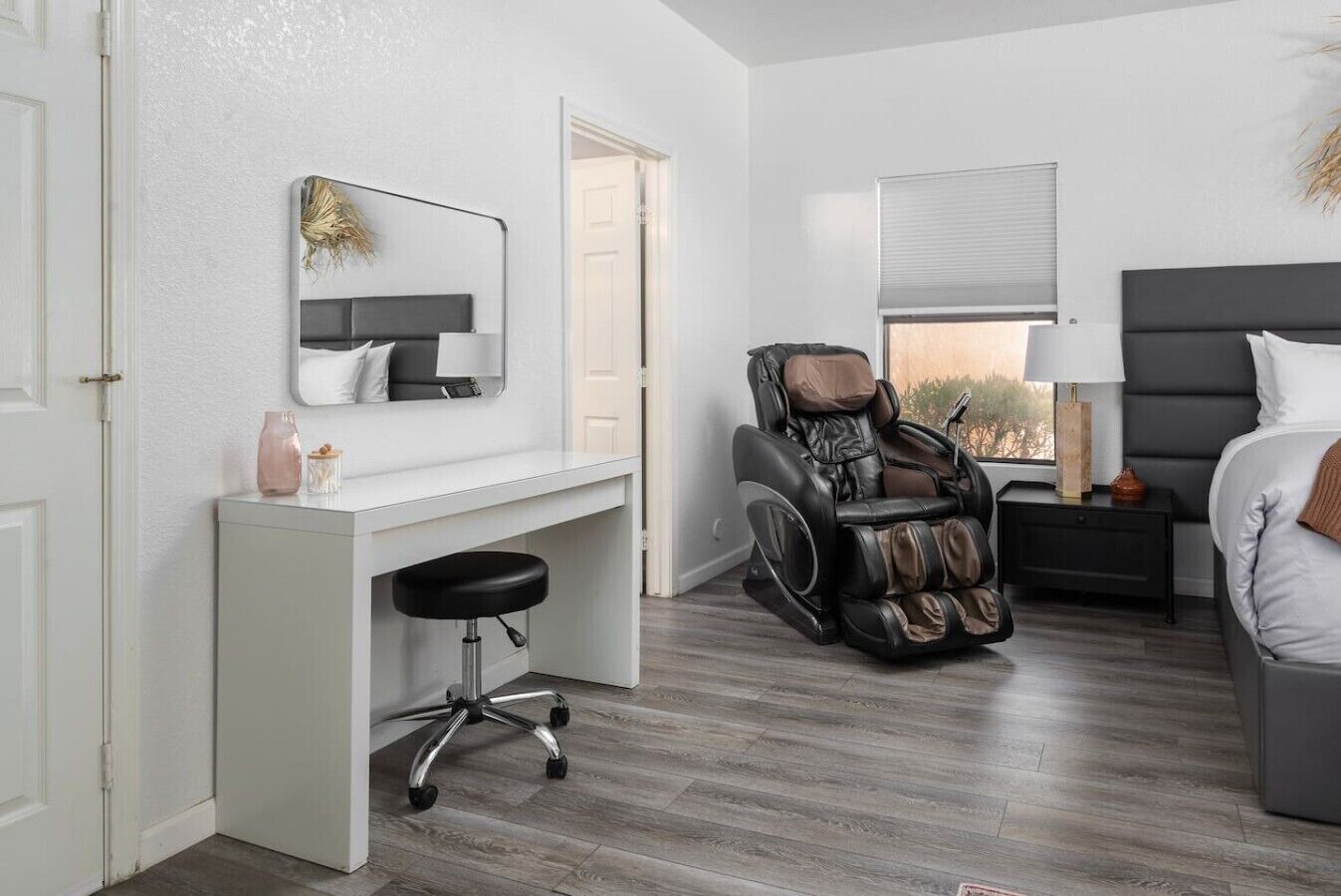 Desk, iron/ironing board, travel crib, WiFi