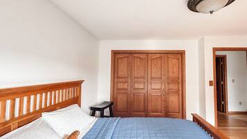 4 chambres, fer et planche à repasser, Wi-Fi, draps fournis
