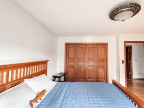 4 chambres, fer et planche à repasser, Wi-Fi, draps fournis