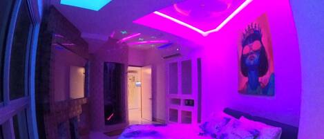 2 bedrooms, iron/ironing board, Internet, bed sheets
