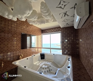 Hair dryer, towels, soap, toilet paper - LV Inspired Luxury Two Bedroom in Bocagrande (Cartagena de Indias)