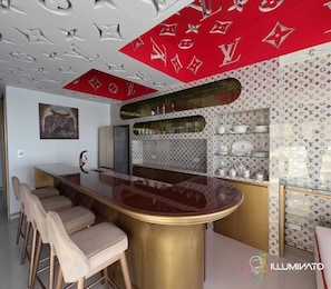 Bar (in der Unterkunft)