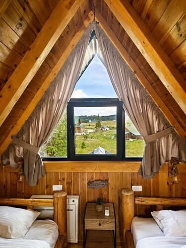 
Mountain Whisper  Cozy Chalet with Stunning Mountain Views