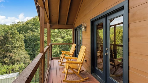 Its Got It All Yall by Avantstay Sleeps 27 Indoor Pool + Hot Tub + Theater + Near Pigeon Forge