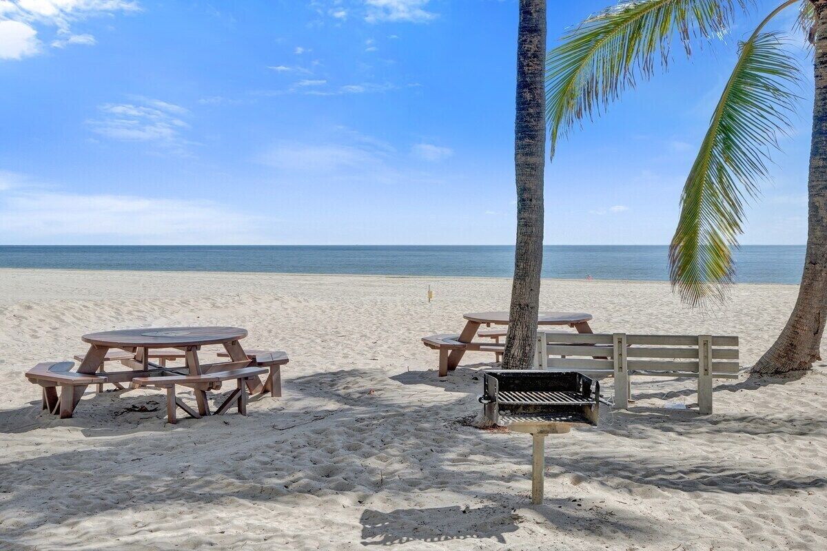 Appartement, salle de bains privée, vue jardin | Plage