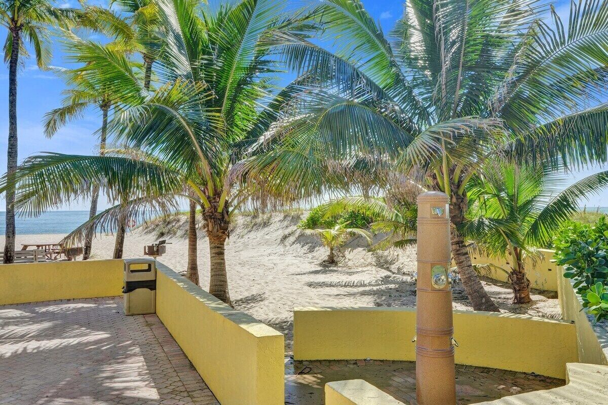 Appartement, salle de bains privée, vue jardin | Plage