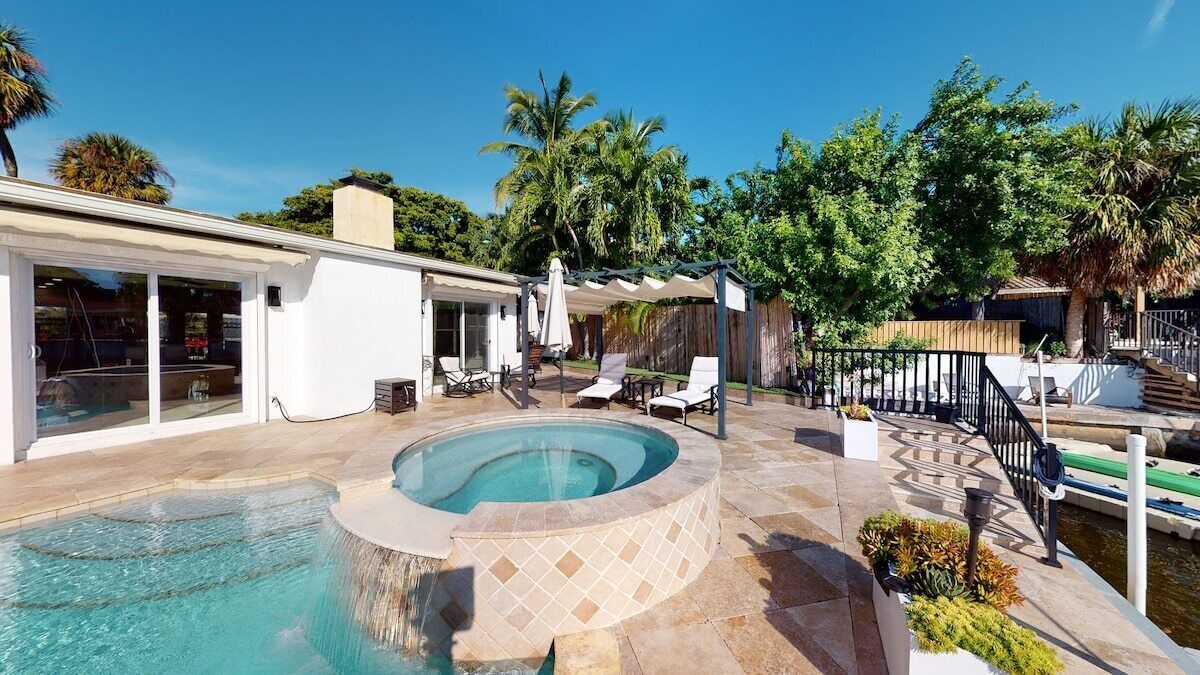 Deluxe House, Private Bathroom, Canal View | Terrace/patio